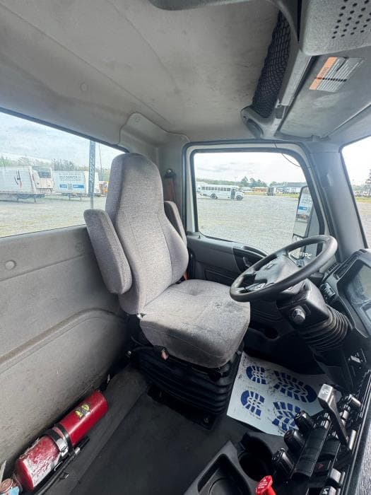 2021 International LT — photo 18