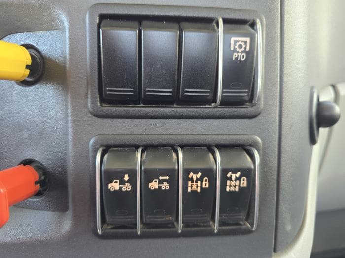 2020 Peterbilt 567 — photo 11
