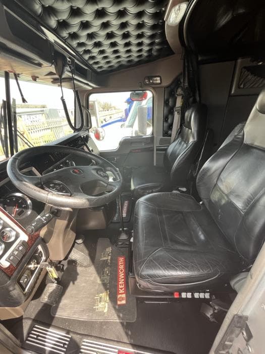 2022 Kenworth W900 — photo 7