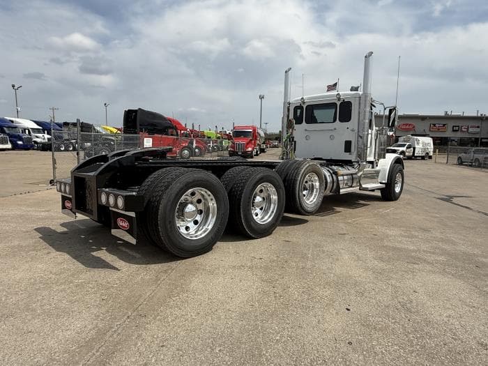 2027 Peterbilt 589 in Tulsa, OK — photo 6