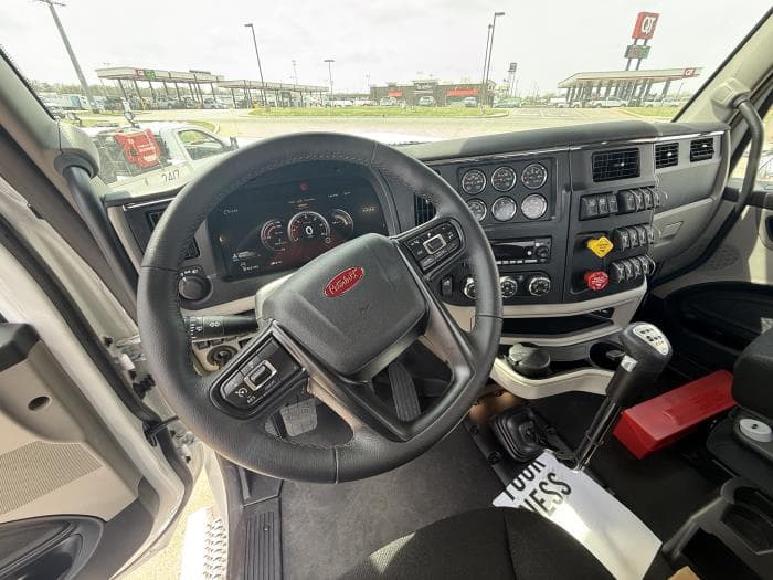 2027 Peterbilt 589 in Tulsa, OK — photo 24