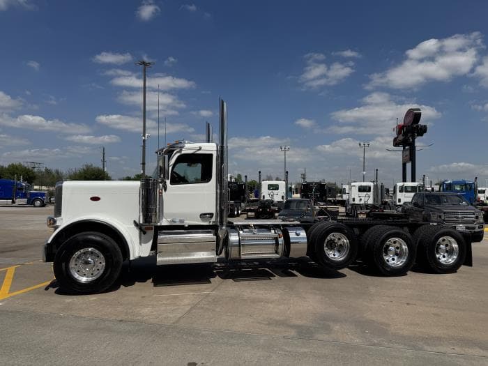 2027 Peterbilt 589 in Houston, TX — photo 4
