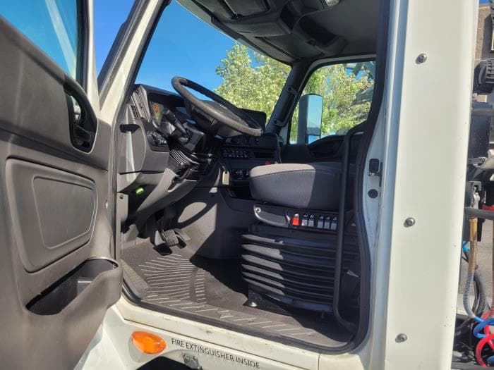 2020 International LT — photo 12