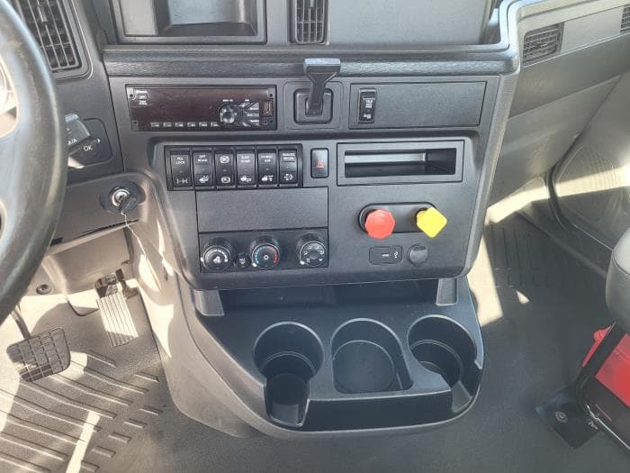 2020 International LT — photo 17