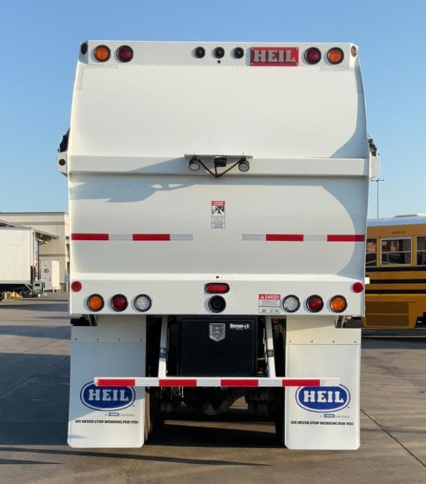 2025 Peterbilt 520 — photo 7