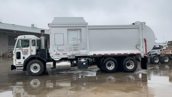 2025 Peterbilt 520 — photo 5