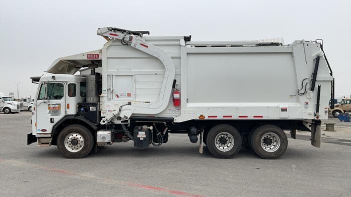 2025 Peterbilt 520 — photo 5