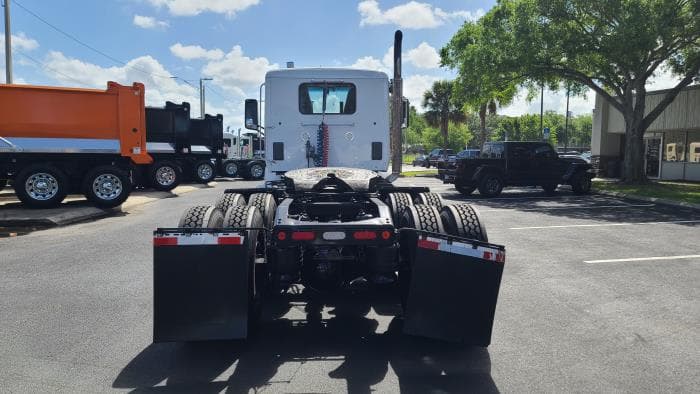 2020 Peterbilt 567 — photo 8