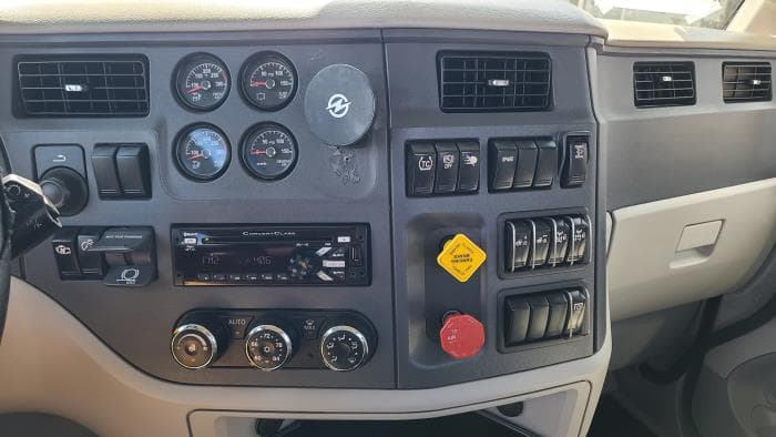 2020 Peterbilt 567 — photo 20