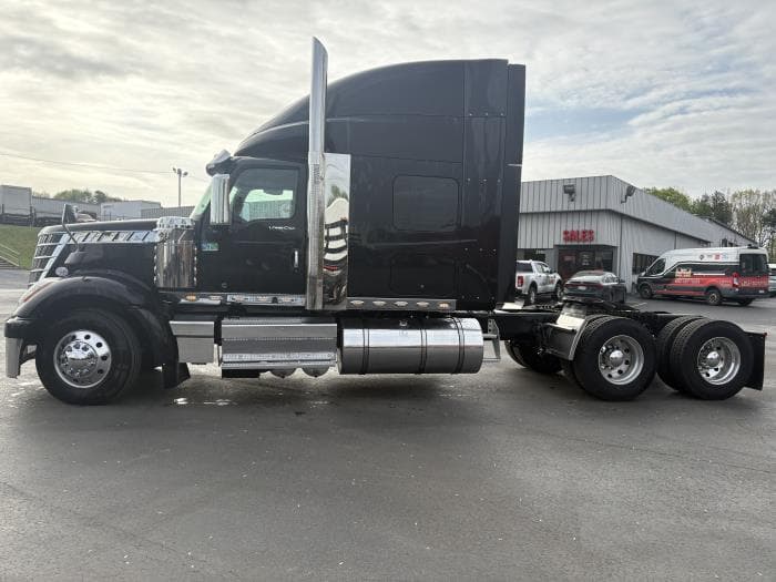 2023 International LoneStar — photo 3