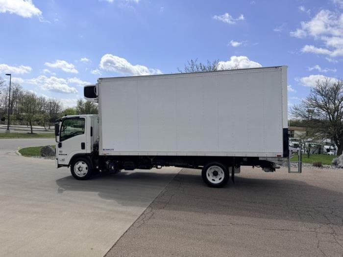 2026 Isuzu NRR in Dayton, OH — photo 9