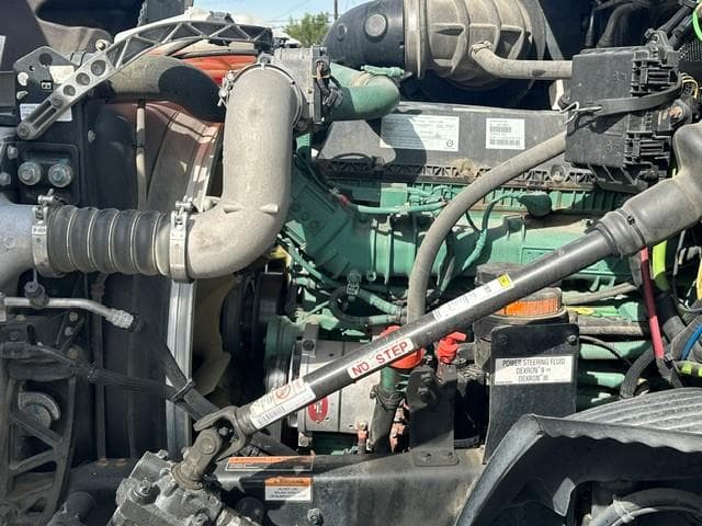 2018 Volvo VNR 640 — photo 12