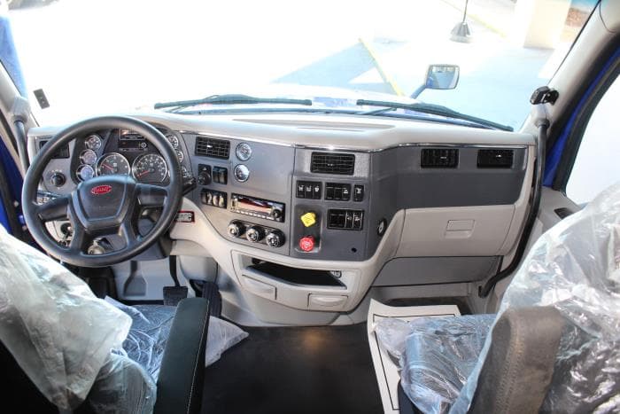 2022 Peterbilt 579 — photo 12