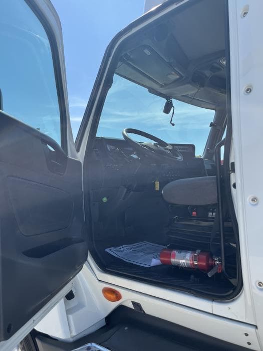 2022 International LT — photo 10