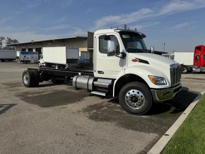 2027 Peterbilt 537 — photo 4