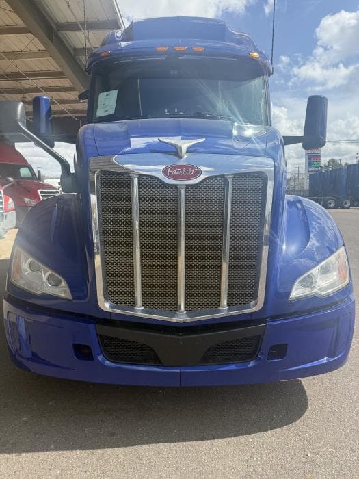 2022 Peterbilt 579 — photo 3