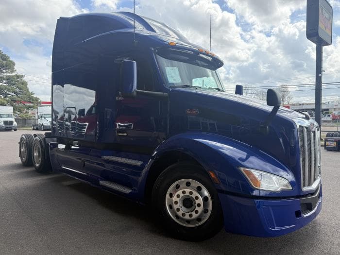 2022 Peterbilt 579 — photo 9