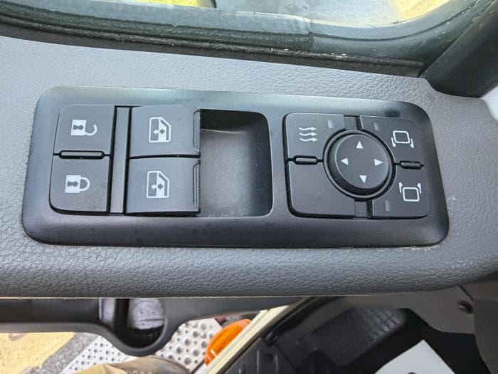 2022 International LT — photo 13