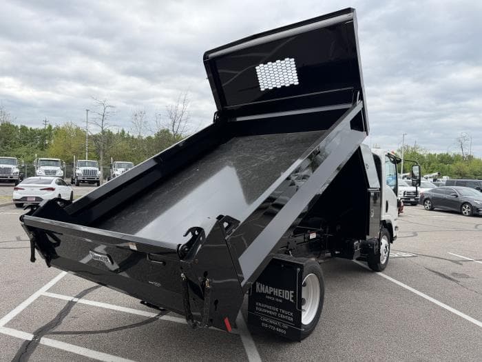 2025 Isuzu NRR in Cincinnati, OH — photo 9