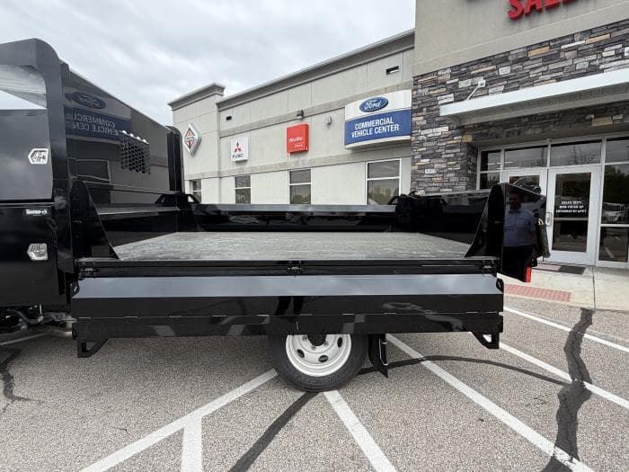 2025 Isuzu NRR in Cincinnati, OH — photo 10