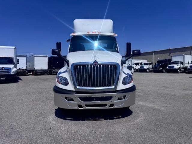 2019 International LT — photo 3