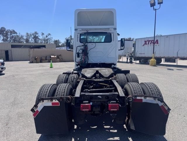 2019 International LT — photo 7