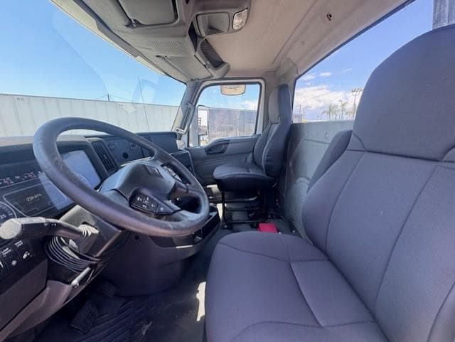 2019 International LT — photo 11