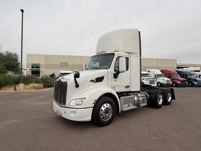 2020 Peterbilt 579 — photo 2