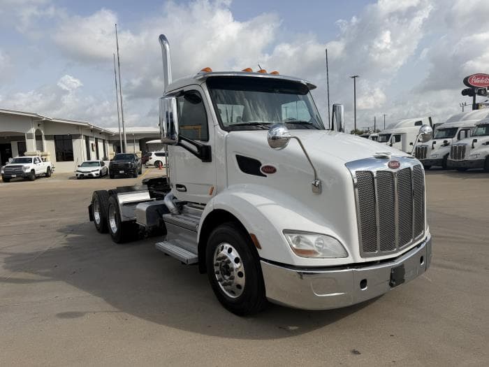 2021 Peterbilt 579 — photo 8