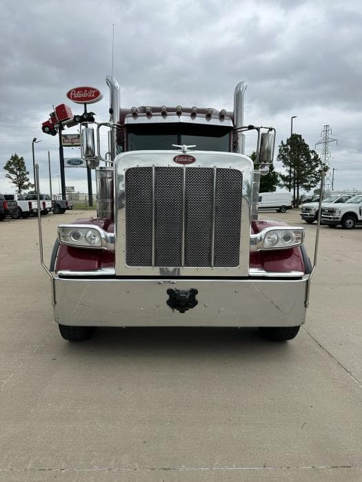 2021 Peterbilt 389 — photo 4