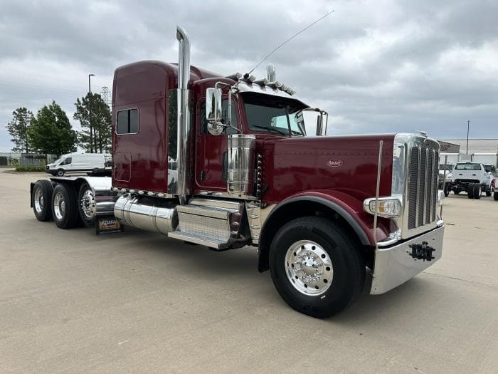 2021 Peterbilt 389 — photo 3