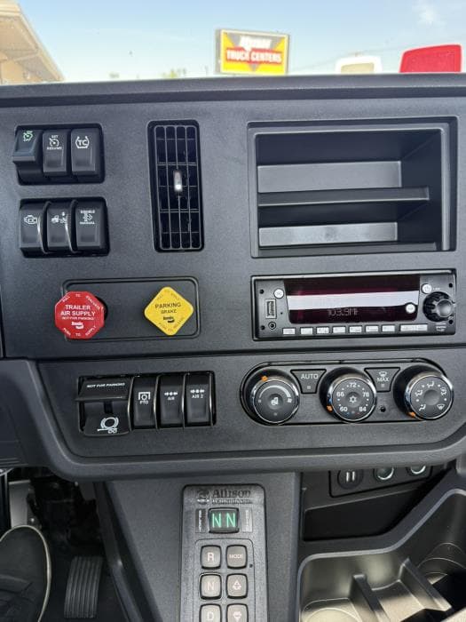 2027 Peterbilt 537 — photo 11