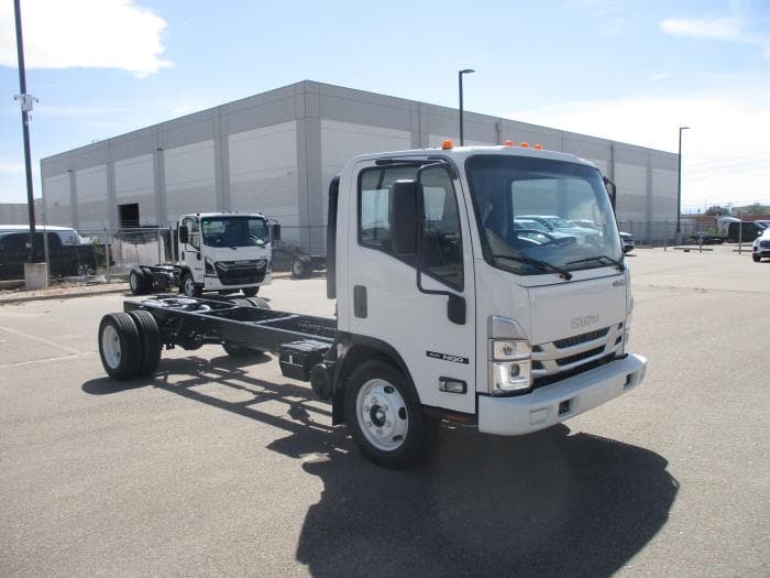 2026 Isuzu NQR — photo 3