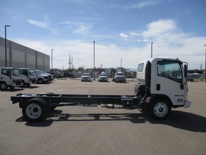 2026 Isuzu NQR — photo 4