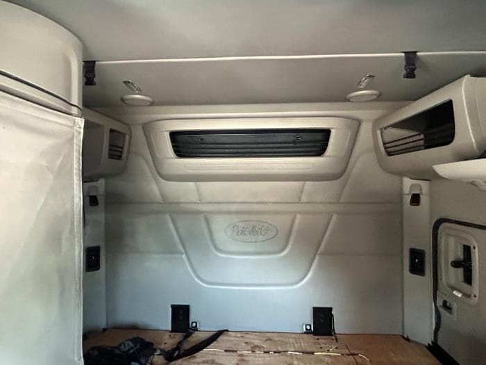 2022 Peterbilt 579 — photo 6