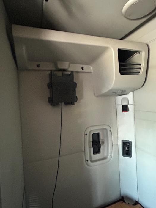 2022 Peterbilt 579 — photo 12