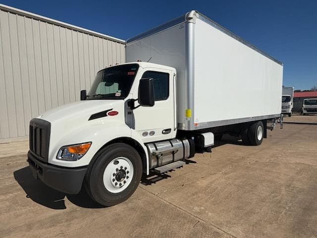 2025 Peterbilt 536 — photo 2
