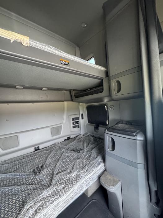 2021 International LT — photo 20
