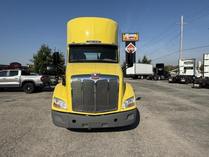 2021 Peterbilt 579 in Pontoon Beach, IL — photo 12