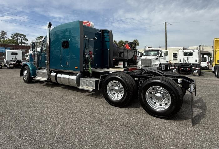2027 Peterbilt 589 in Jacksonville, FL — photo 4