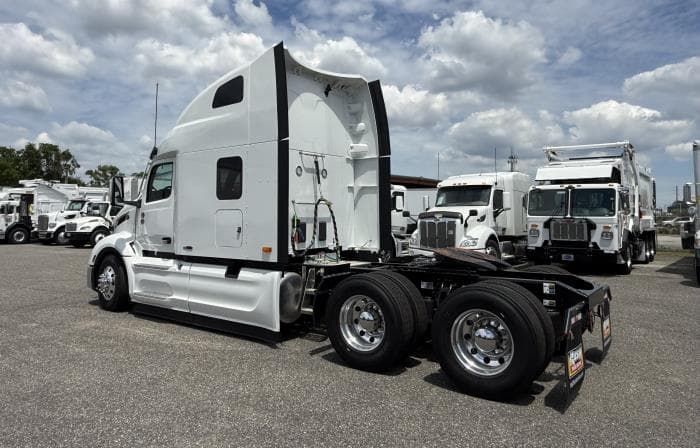 2027 Peterbilt 579 in Jacksonville, FL — photo 4