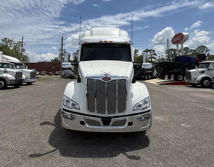 2027 Peterbilt 579 in Jacksonville, FL — photo 8