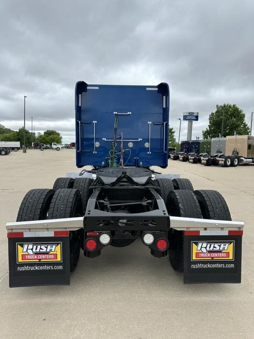 2023 Peterbilt 389 — photo 5