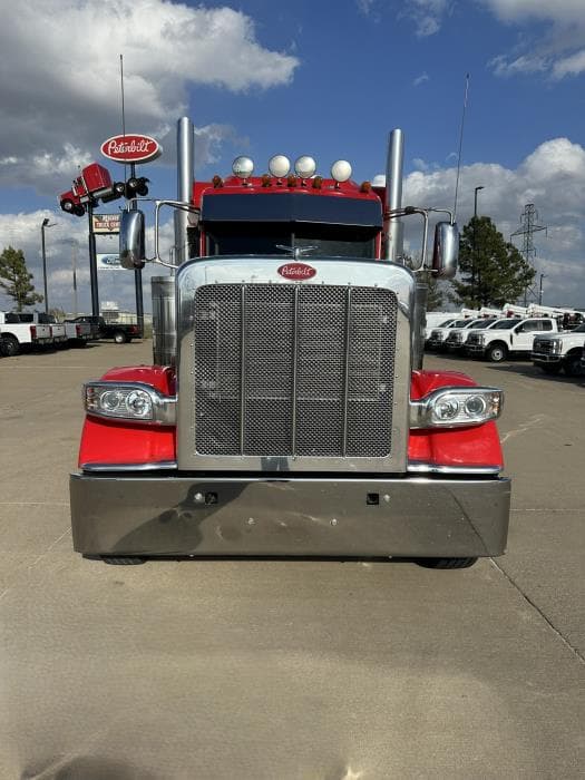2022 Peterbilt 389 — photo 4
