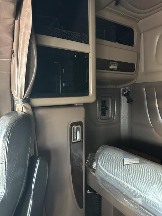 2022 Peterbilt 389 — photo 15