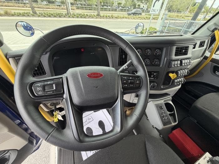 2027 Peterbilt 567 in Orlando, FL — photo 17