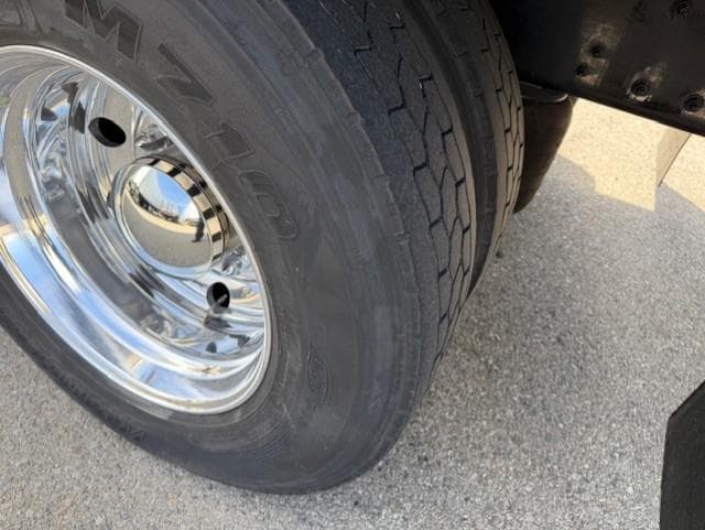 2020 Peterbilt 337 — photo 18