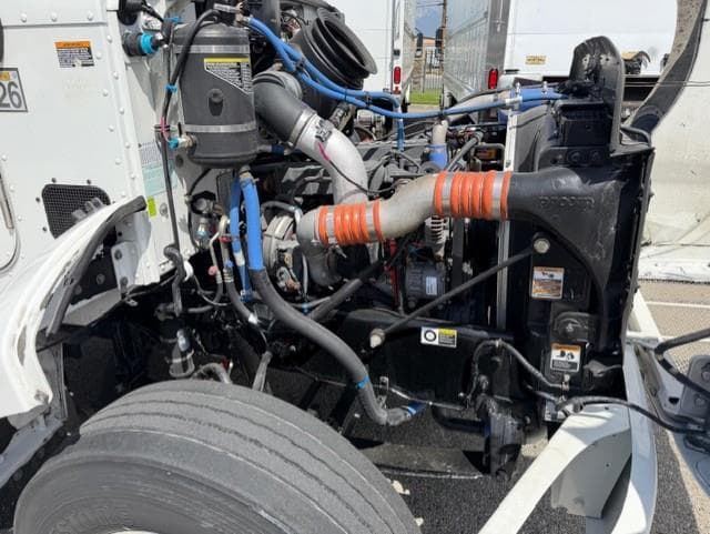2020 Peterbilt 337 — photo 17