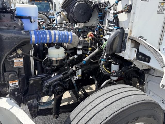 2020 Peterbilt 337 — photo 16