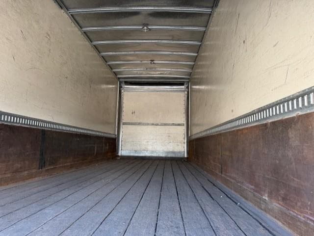 2020 Peterbilt 337 — photo 9